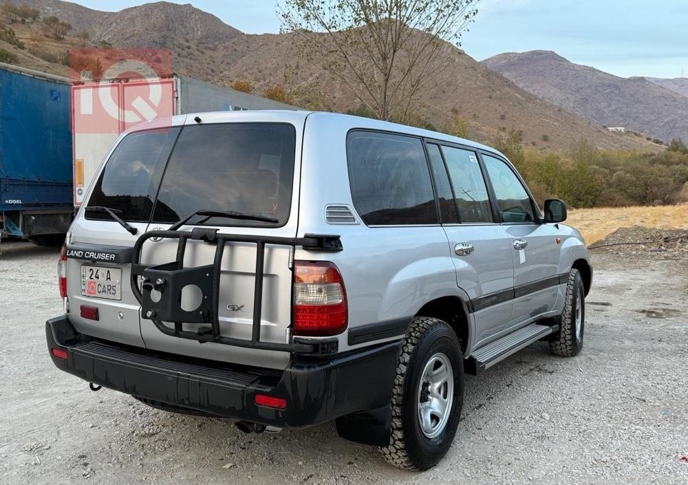 تۆیۆتا لاند کروزەر